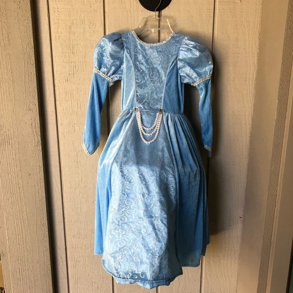 open lace back dress Royal Pretty Princess Dress Lilac / Size 3-4